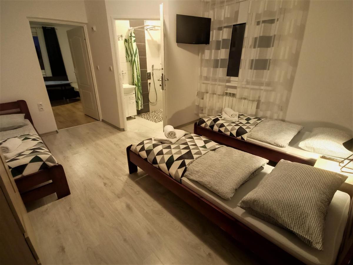 Chmarnik Apartment Polanczyk Bagian luar foto