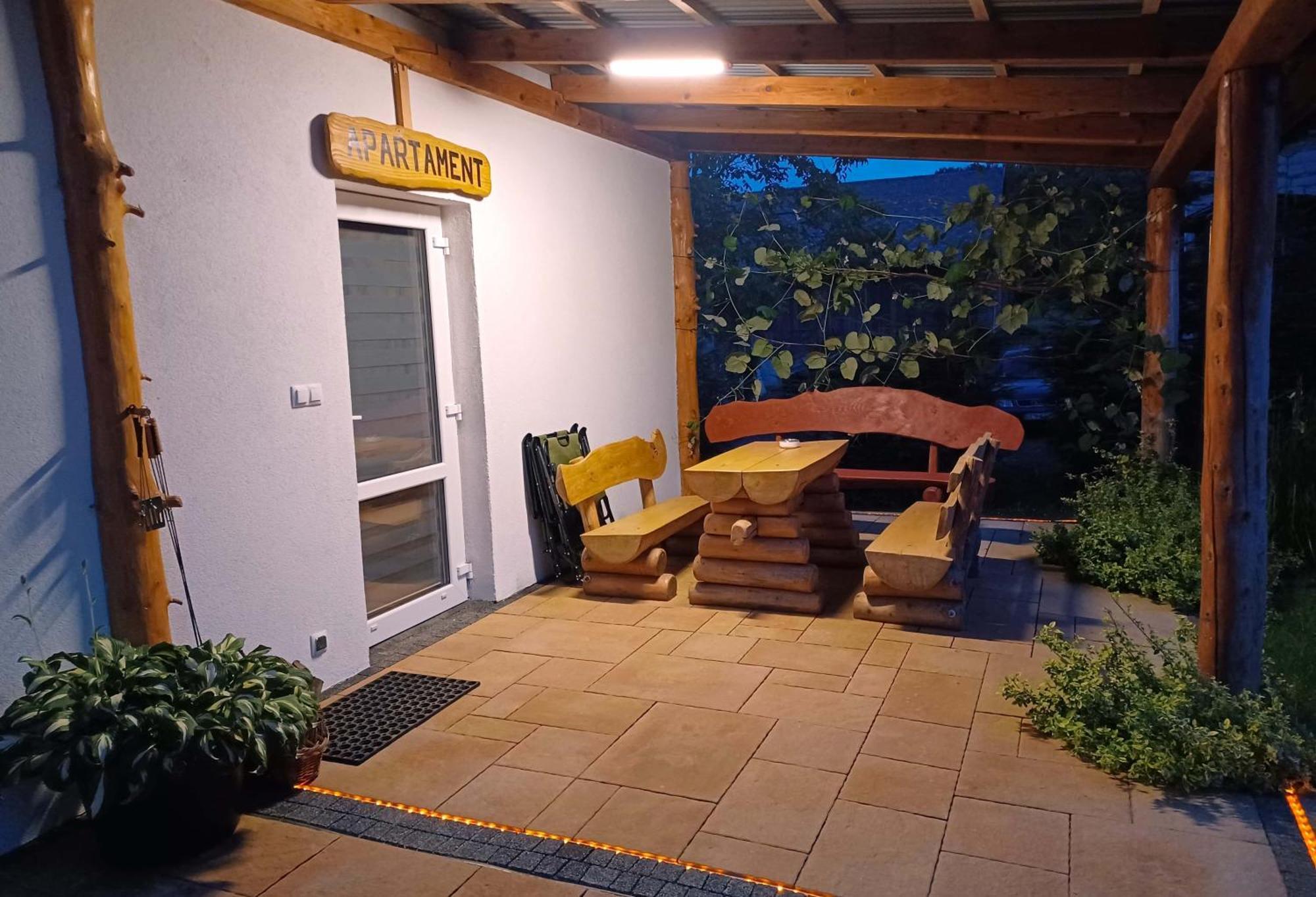 Chmarnik Apartment Polanczyk Bagian luar foto